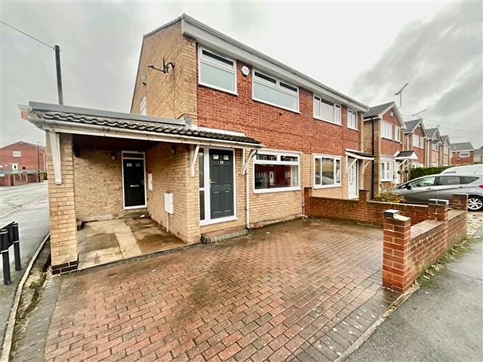 3 Bedroom Semi-Detached House For Sale In Dominoe Grove, Sheffield, S12