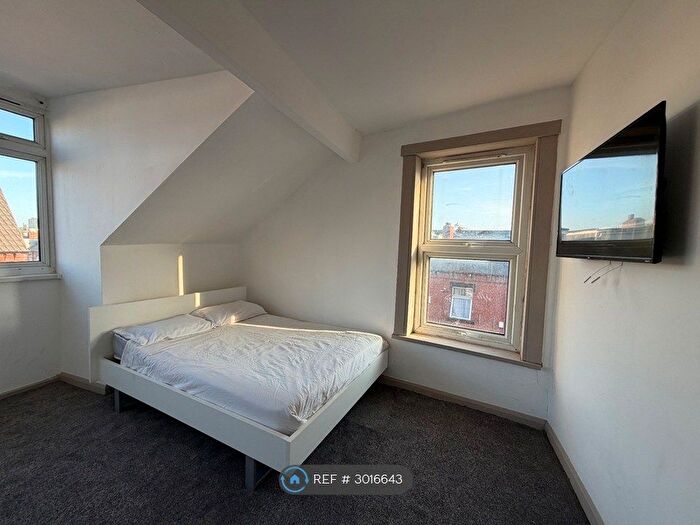 3 Bedroom Terraced House To Rent In Autumn Avenue, Leeds, LS6
