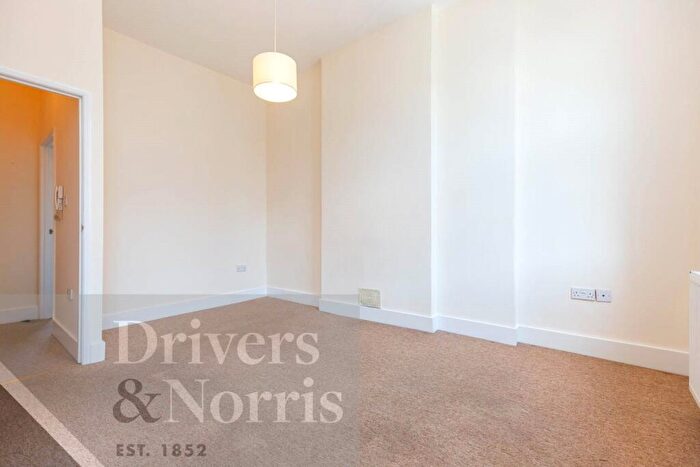 1 Bedroom Apartment To Rent In Eversholt Street, Euston, London, NW1