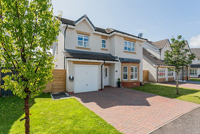 4 Bedroom Detached House For Sale In Oldbar Gate, Crookston, G53