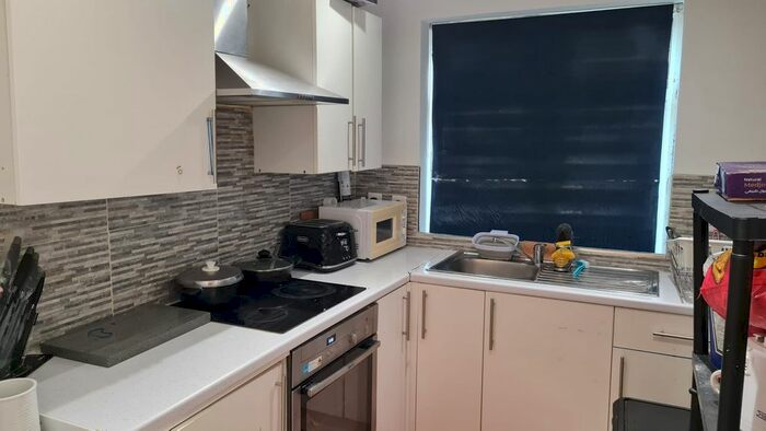 Studio To Rent In Wadham Gardens, Greenford, UB6