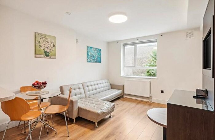 2 Bedroom Flat To Rent In Albany Street, Regents Park, London, NW1