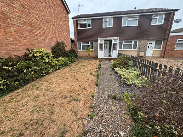 3 Bedroom Semi Detached House To Rent In Verulam Gardens, Luton, LU3