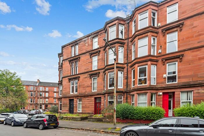 1 Bedroom Flat To Rent In Waverley Gardens, Flat -, Shawlands, Glasgow, G41