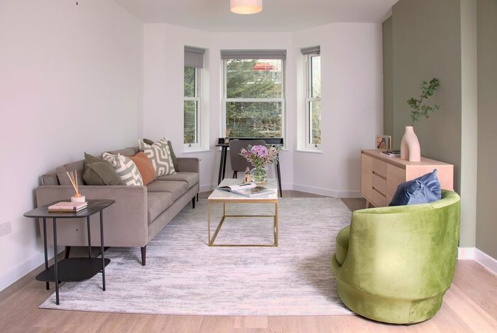 1 Bedroom Flat To Rent In Old Market Place, Farnham, GU9