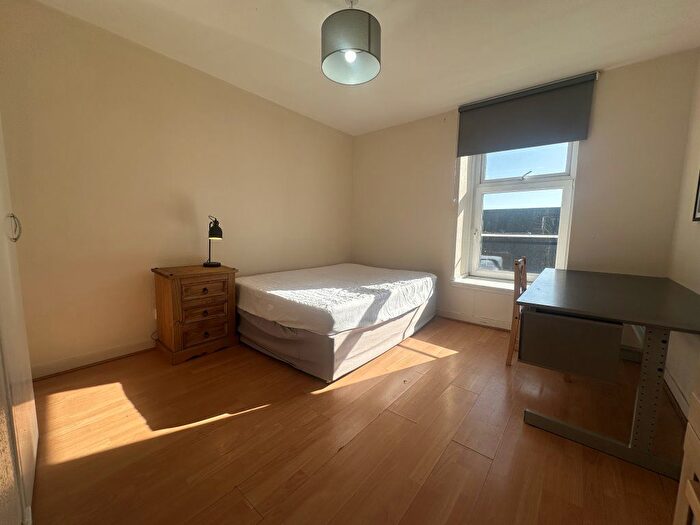 3 Bedroom Flat To Rent In Seagate, Dundee, DD1