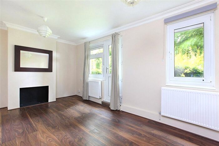 Studio To Rent In Aldrington Road, Tooting, SW16