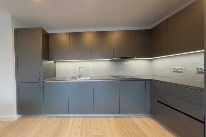 2 Bedroom Flat To Rent In New Lion Way, London, SE17