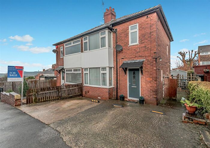 3 Bedroom Semi Detached House For Sale In Calverley Drive, Bramley, Leeds, LS13