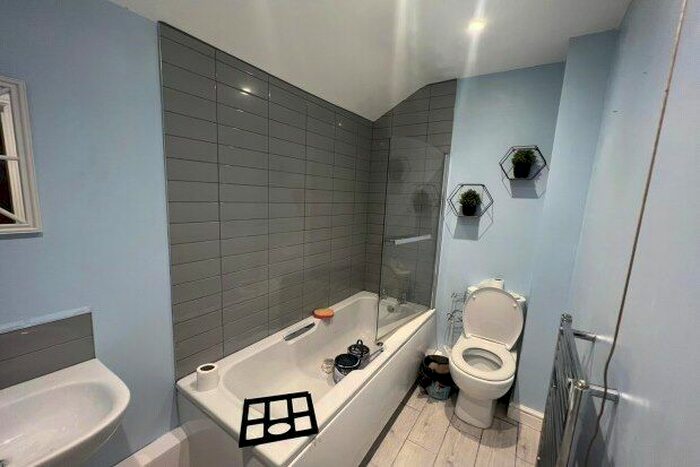 3 Bedroom Flat To Rent In Erdington, Birmingham B23