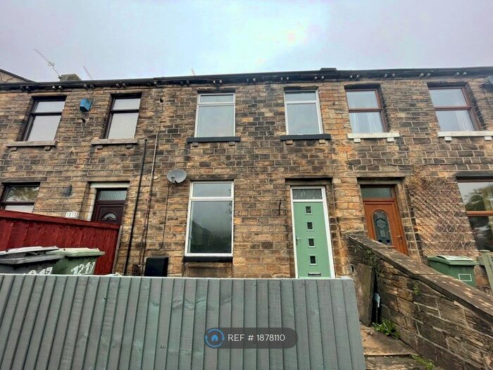 3 Bedroom Terraced House To Rent In Leeds Road, Huddersfield, HD2