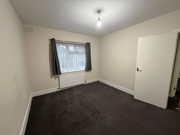 2 Bedroom Flat To Rent In Uphill Drive, London, NW9