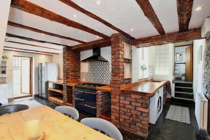 3 Bedroom Detached House For Sale In Old Caerphilly Road, Nantgarw, Cardiff, CF15