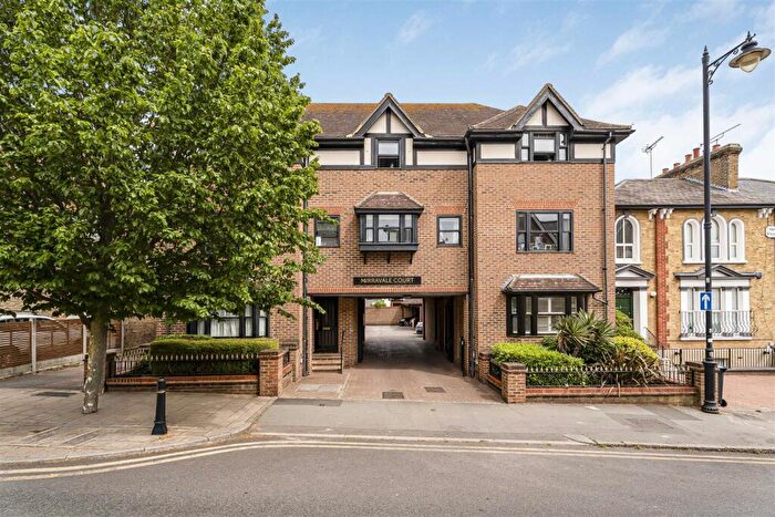 1 Bedroom Apartment For Sale In Queens Road, Buckhurst Hill, IG9