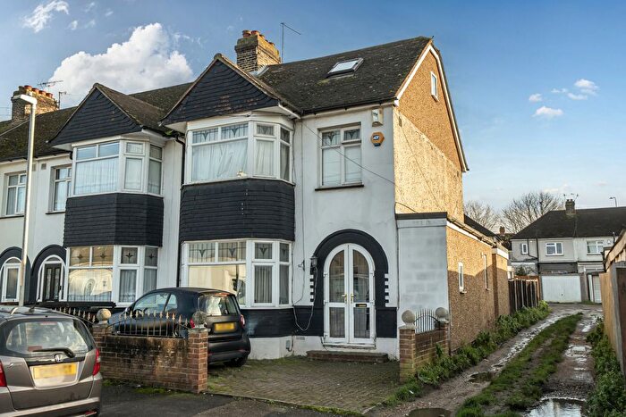 5 Bedroom End Of Terrace House For Sale In Bellman Avenue, Gravesend, Kent, DA12