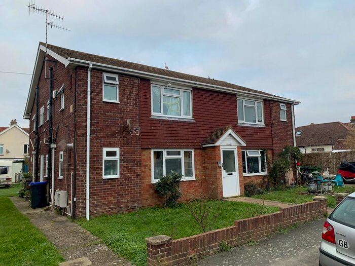 Studio To Rent In Middle Road, Lancing, BN15