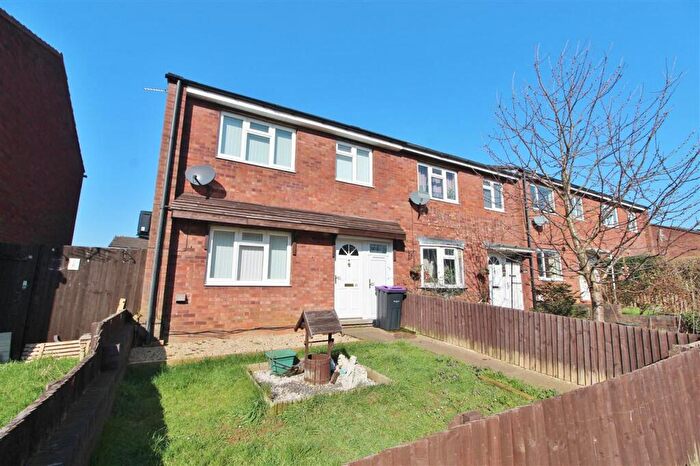 3 Bedroom Semi Detached House For Sale In Shaw Road, Grantham, NG31