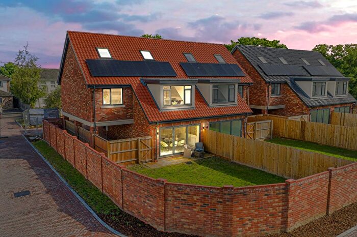 4 Bedroom Semi Detached House For Sale In Windermere Avenue, Hullbridge, Hockley, Essex, SS5