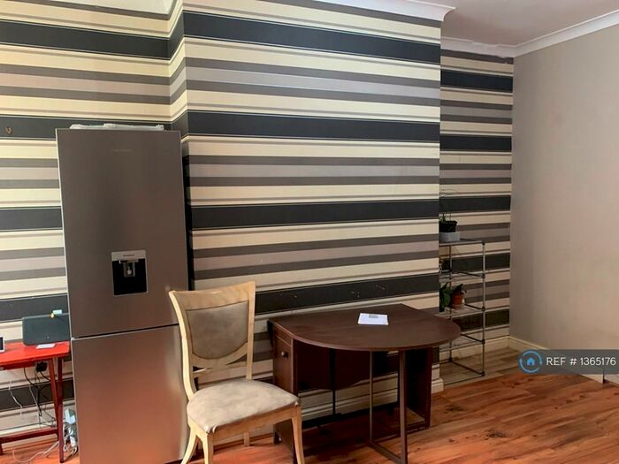 3 Bedroom Terraced House To Rent In Edmund Street, Salford, M6