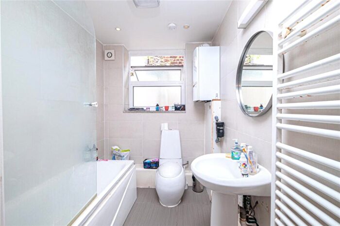 2 Bedroom Apartment To Rent In Windsor Court, High Street, Crouch End, London, N8