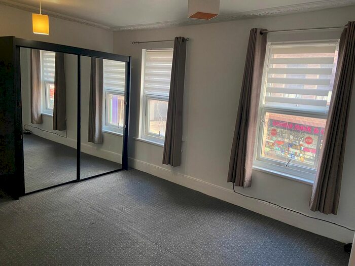 3 Bedroom Flat To Rent In High Street, Walthamstow, London, E17