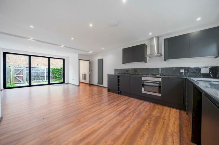 4 Bedroom Town House To Rent In London Road Bromley, BR1