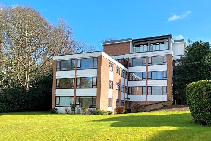 3 Bedroom Flat To Rent In Weybridge, Surrey, KT13