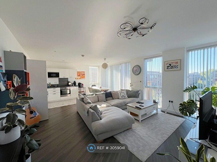 2 Bedroom Flat To Rent In Adenmore Road, London, SE6