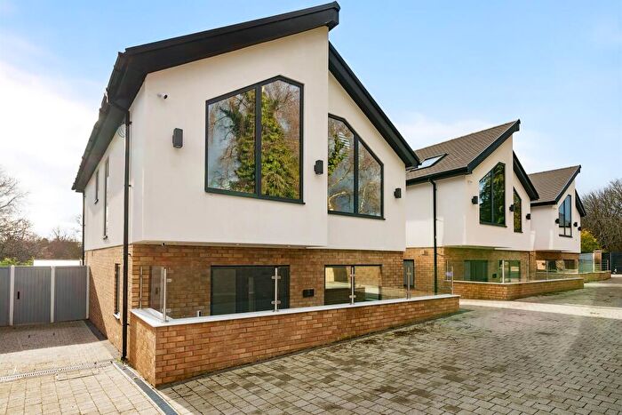 5 Bedroom Detached House For Sale In Mistletoe Mews, St. Albans, AL3
