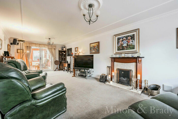 4 Bedroom Detached House For Sale In St. Johns Close, Coltishall, NR12