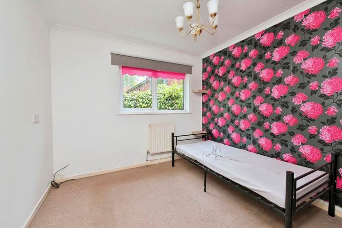 2 Bedroom Bungalow For Sale In Parkwood Street, Northampton, Northamptonshire, NN5