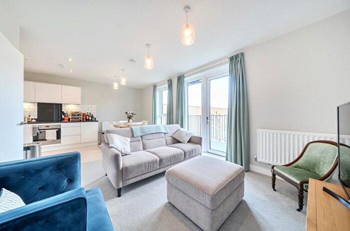 2 Bedroom Apartment For Sale In Apple Yard, London, SE20