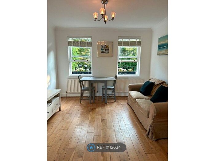 2 Bedroom Flat To Rent In Elderwood Place, London, SE27