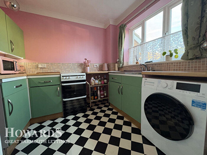 2 Bedroom Terraced House To Rent In Hogarth Close, Great Yarmouth, NR31