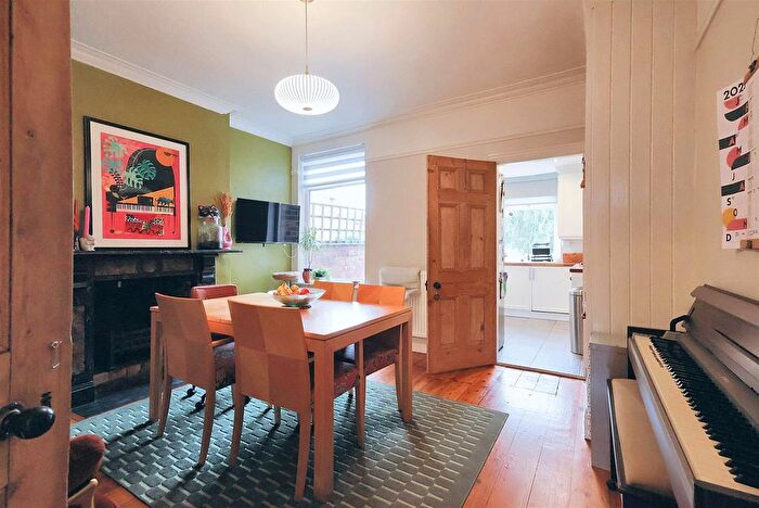 3 Bedroom End Of Terrace House For Sale In Mansfield Street, Sherwood, Nottingham, NG5