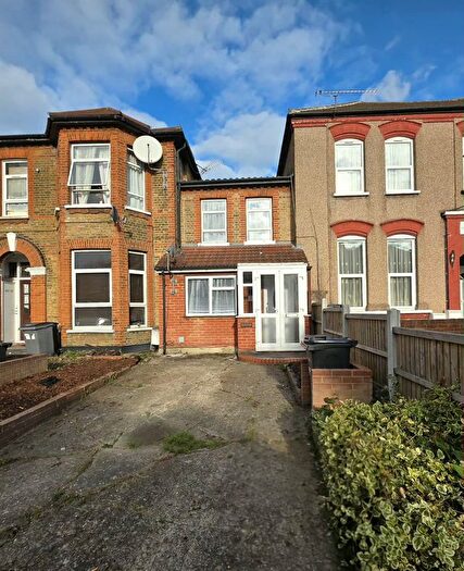 2 Bedroom Terraced House To Rent In Mansfield Road, Ilford, IG1