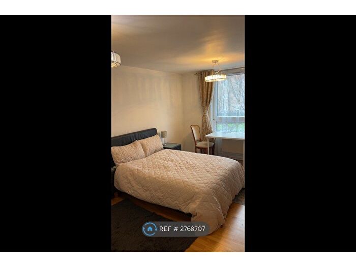 2 Bedroom Flat To Rent In John Strachey House, London, SW6