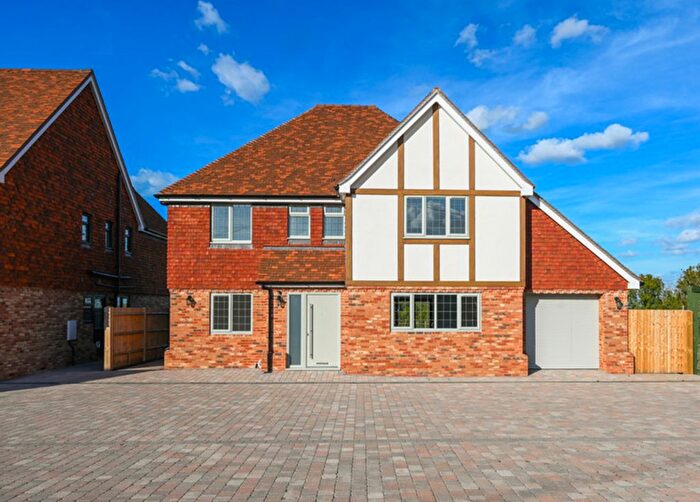 4 Bedroom Detached House For Sale In London Road, Crowborough, TN6