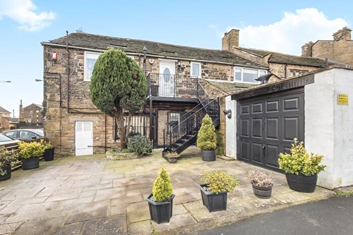 2 Bedroom Apartment For Sale In Anvil House, Town Lane, BD10