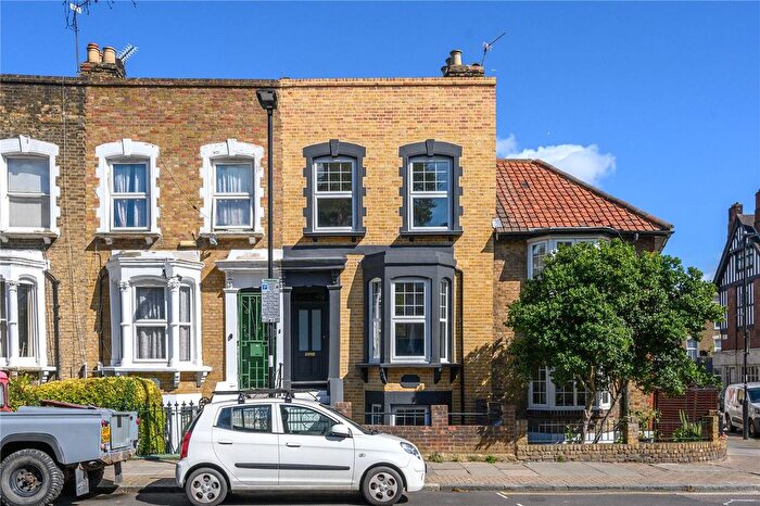 4 Bedroom End Terrace House For Sale In Leconfield Road, Highbury, London, N5