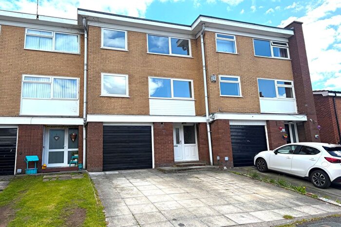 3 Bedroom Mews To Rent In Sandfields, Frodsham, WA6
