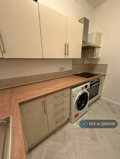 3 Bedroom Flat To Rent In Carlton Road, Nottingham, NG3