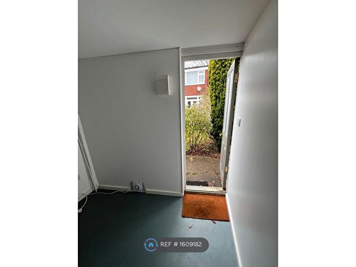 1 Bedroom Maisonette To Rent In Elgin House, Hitchin, SG4