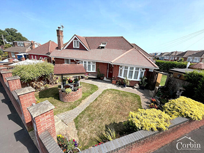 4 Bedroom Chalet For Sale In Strathmore Road, Bournemouth, BH9