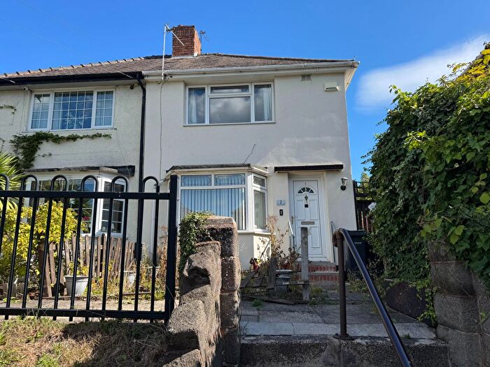 3 Bedroom Property For Sale In Hardy Road, Wednesbury, West Midlands, WS10