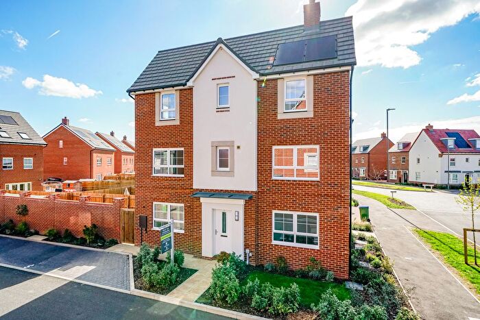 3 Bedroom Semi-Detached House For Sale In Barnes Mews, Broughton, Aylesbury, HP22
