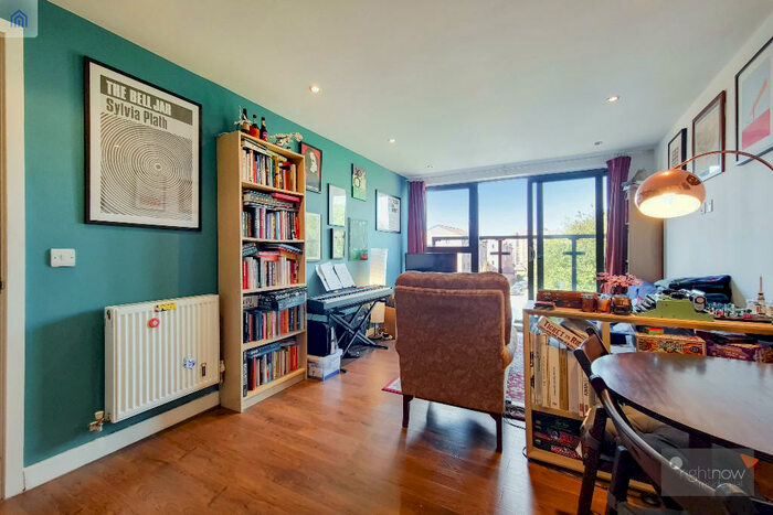 3 Bedroom Apartment To Rent In Warwickshire Path, London, SE8