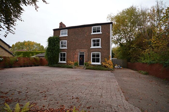 6 Bedroom Detached House For Sale In Whitwood Lane, Castleford, WF10