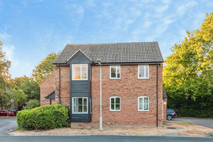 2 Bedroom Maisonette For Sale In Wessex Close, Hungerford, RG17