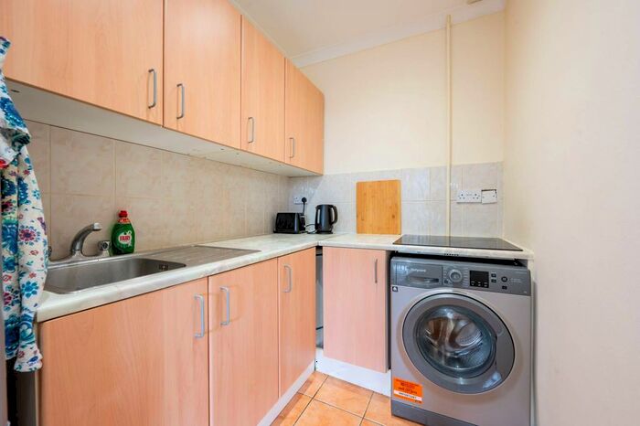 Studio To Rent In Park Hill, Ealing Broadway, London, W5